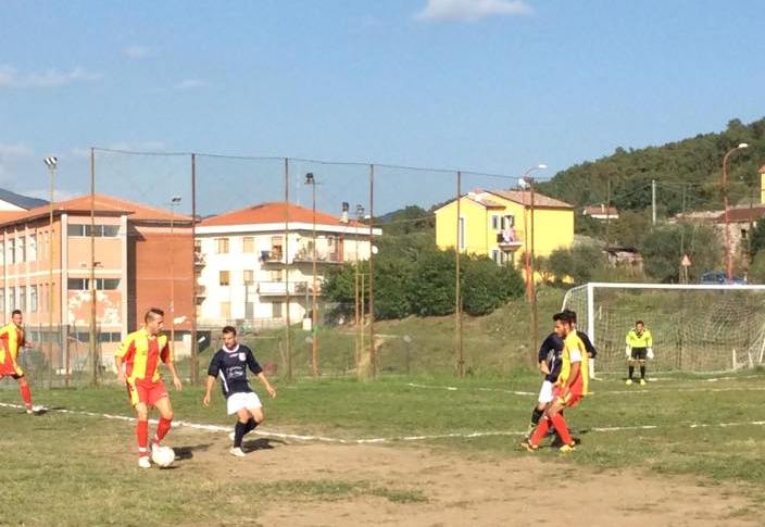 Partita equilibrata tra Cerro e Cep 1953.  Risultato finale: 1 - 1