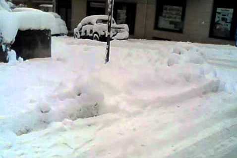 Isernia paralizzata dalla neve - Il Video