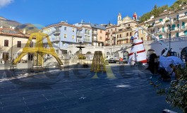 Luminarie a Castel di Sangro per il Natale: Attesa per il Bosco Incantato e l’Effetto Eiffel