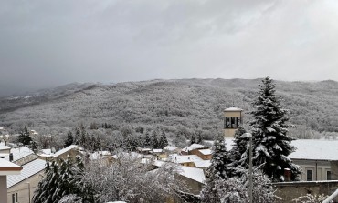 Neve in Alto Sangro: il paesaggio si tinge di bianco, primo assaggio d'inverno