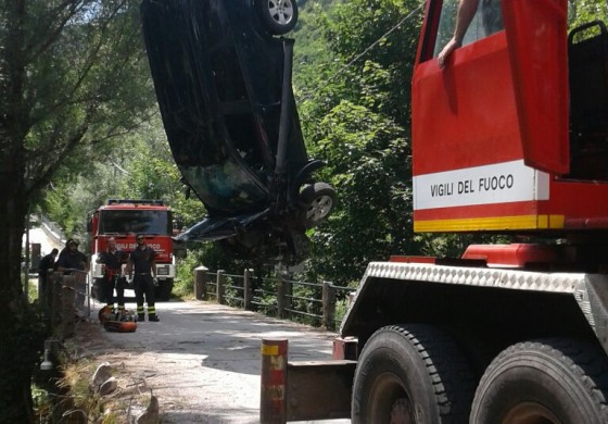 Opi, automobilista finisce sotto un ponte dopo un salto di 6 metri