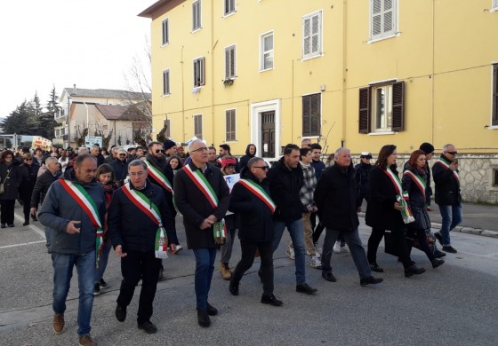 Castel di Sangro, corteo di 500 persone contro il depotenziamento dell'ospedale