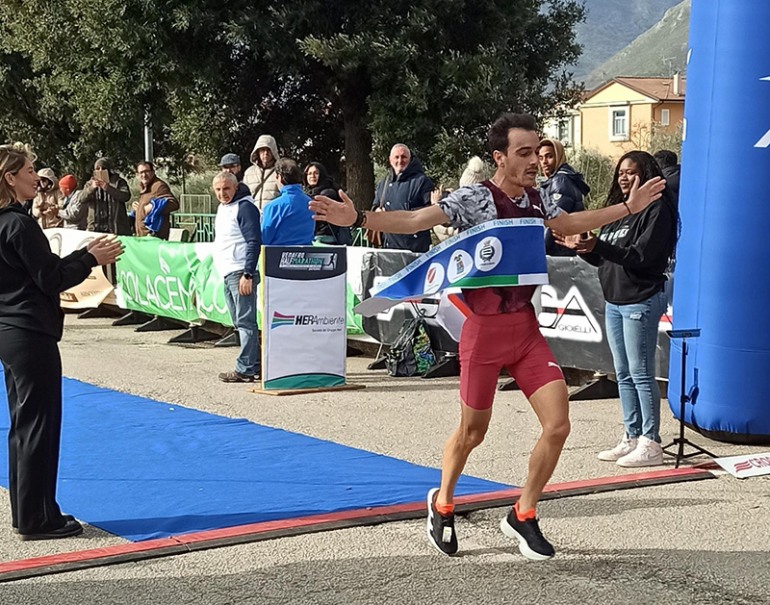 Daniele D’Onofrio trionfa alla Venafro Half Marathon: spettacolo e vittoria per il nostro campione