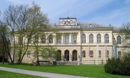 Coccopalmeri conquista la Slovenia. L'ultima creazione in vetrina al museo nazionale di Lubiana.