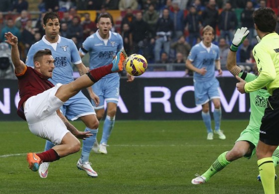 "Auguri Capitan Totti", gridano i tifosi abruzzesi e molisani della 'Magica'