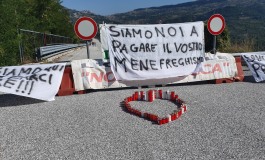 Chiusura viadotto Sente, cittadini inferociti contro il menefreghismo della politica