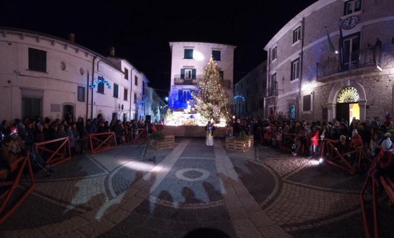 Capracotta, accensione albero di Natale e inaugurazione del presepe