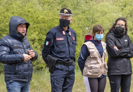 Carabinieri e 60 alunni di Castel di Sangro piantano il "Bosco Diffuso"