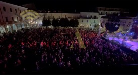 Un Tuffo negli Anni '80 a Castel di Sangro: Magia e Nostalgia nella Piazza Plebiscito