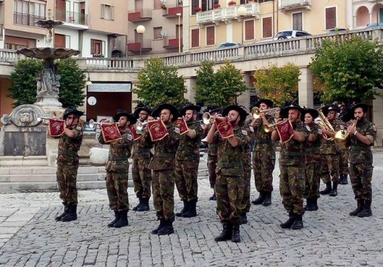 Castel di Sangro, l'adunata dei bersaglieri ripresa da TeleAesse