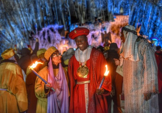 Rivisondoli, grande folla al presepe dell'integrazione e della pace tra i popoli