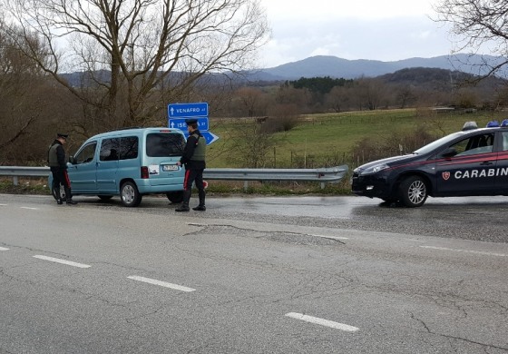 Castel di Sangro, ruba auto ma viene fermato dai Carabinieri: denunciato a piede libero