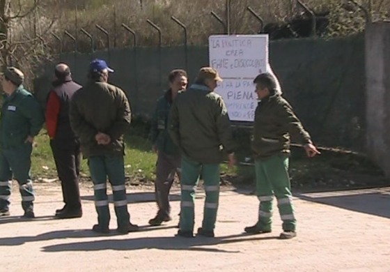 La protesta: bloccato impianto a Bocche di Forli, operai da 14 mesi senza stipendio