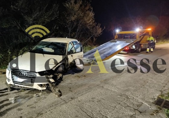 Incidente a Castel di Sangro: auto si cappotta, conducente trasportata in Ospedale