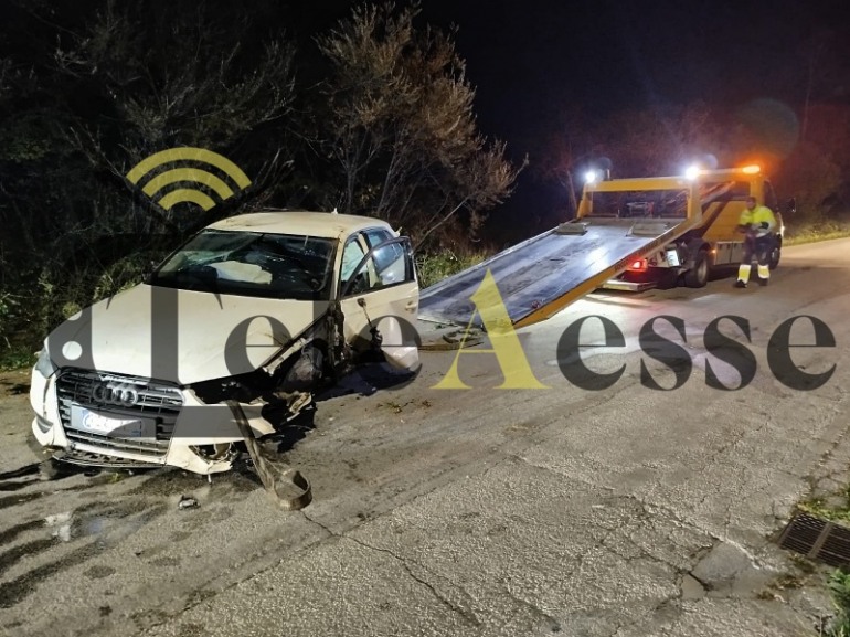 Incidente a Castel di Sangro: auto si cappotta, conducente trasportata in Ospedale