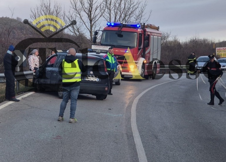 Incidente sulla Statale 17 a Castel di Sangro: Due Feriti e Traffico rallentato per ore