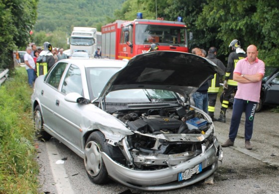 Traffico paralizzato dopo l'incidente di Montaquila: un ferito è ancora in prognosi riservata