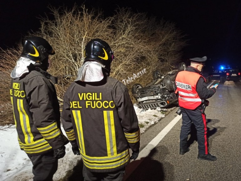 Incidente spettacolare tra Rivisondoli e Pescocostanzo, auto si cappotta sulla SR 84