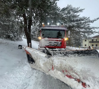 Meteo Abruzzo: Roccaraso si tinge di bianco, previsioni di oltre 1 metro di neve e stagione sciistica al via