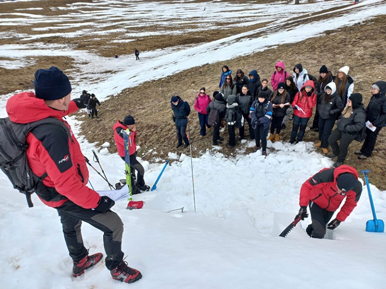 Meteomont e sicurezza in montagna: esercitazione a Campo Felice con i Carabinieri Forestali e il Soccorso Alpino