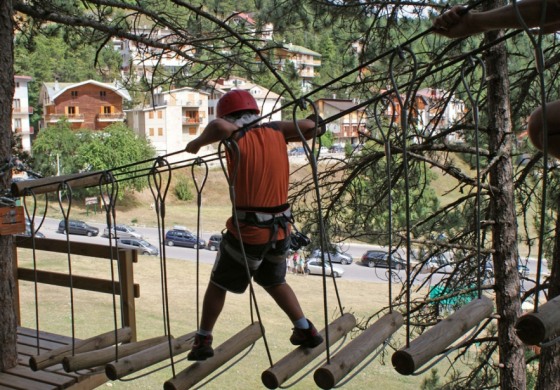 Roccaraso, aumenta il divertimento al Parco Avventura: arrivano i sentieri rosso e nero