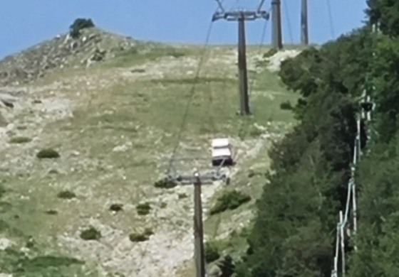 Scendono con la jeep sulla pista nera di Pescasseroli, ritirata la patente dopo i soccorsi