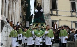 La Madonna che scappa richiama migliaia di turisti